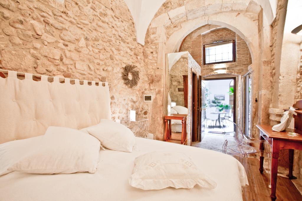 B&B Il Marchese Del Grillo Sulmona Phòng bức ảnh
