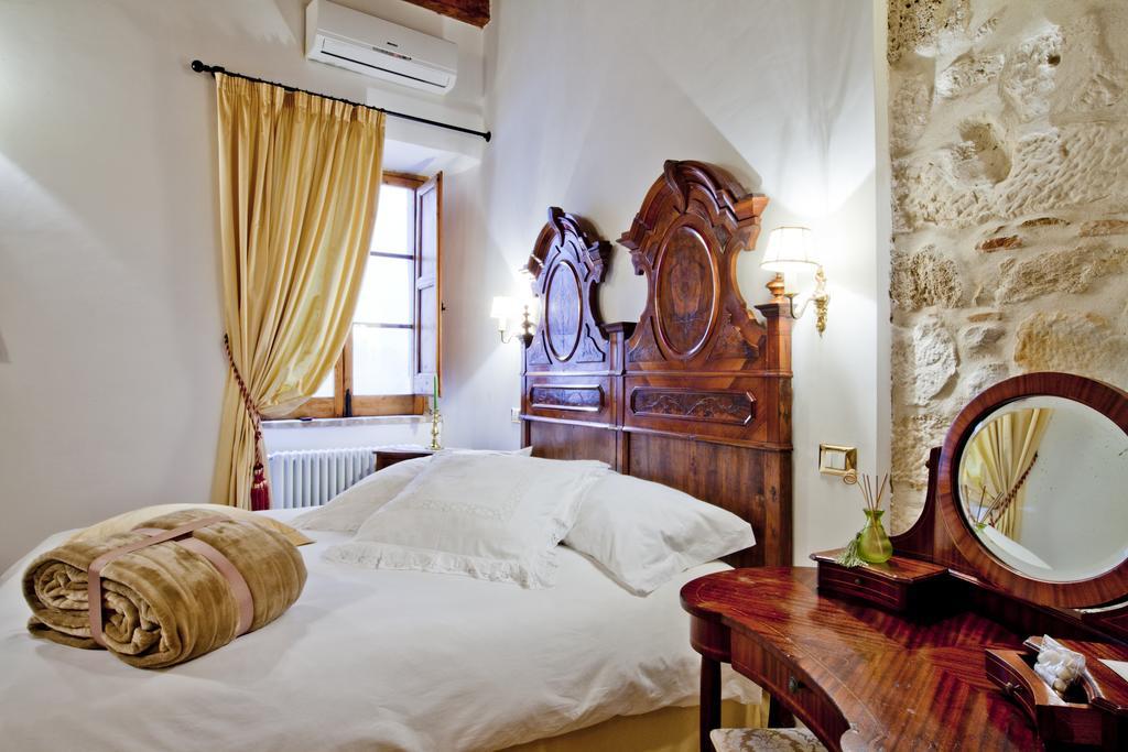 B&B Il Marchese Del Grillo Sulmona Phòng bức ảnh